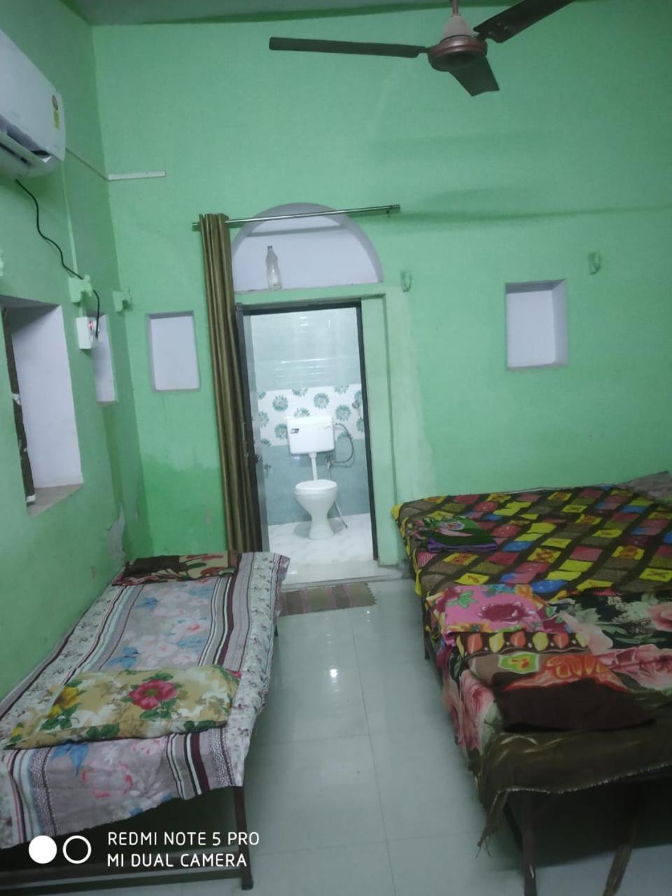 Shri Swami Sheetal Das Akhada B1-88 Assi , Near Pushkar Talab,Varanasi, Ashram Dharmshala Hotel Kültér fotó